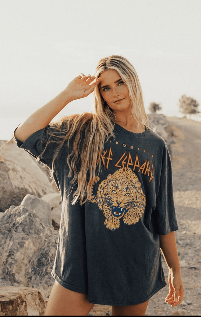 Def Leppard Oversized Band Tee - Rebel Rain